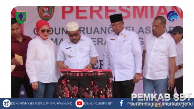 Gubernur Maluku Resmikan Gedung RKB MAN 3 SBT